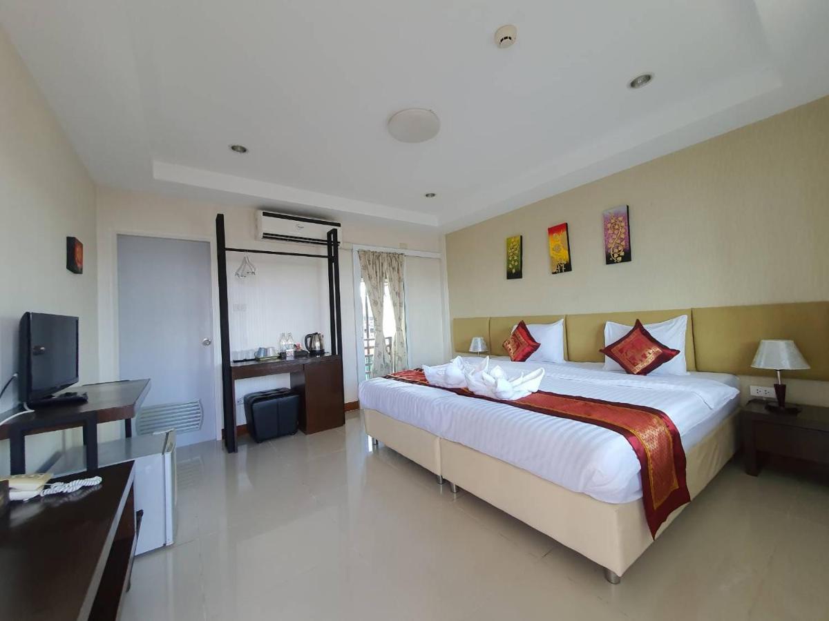Chiang Mai Waroros Boutique Hotel Exterior photo