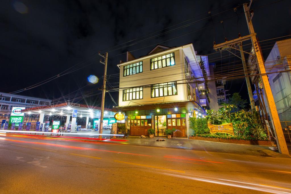 Chiang Mai Waroros Boutique Hotel Exterior photo