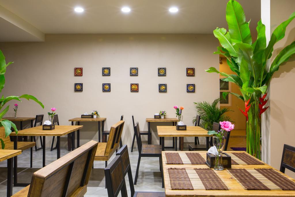 Chiang Mai Waroros Boutique Hotel Exterior photo