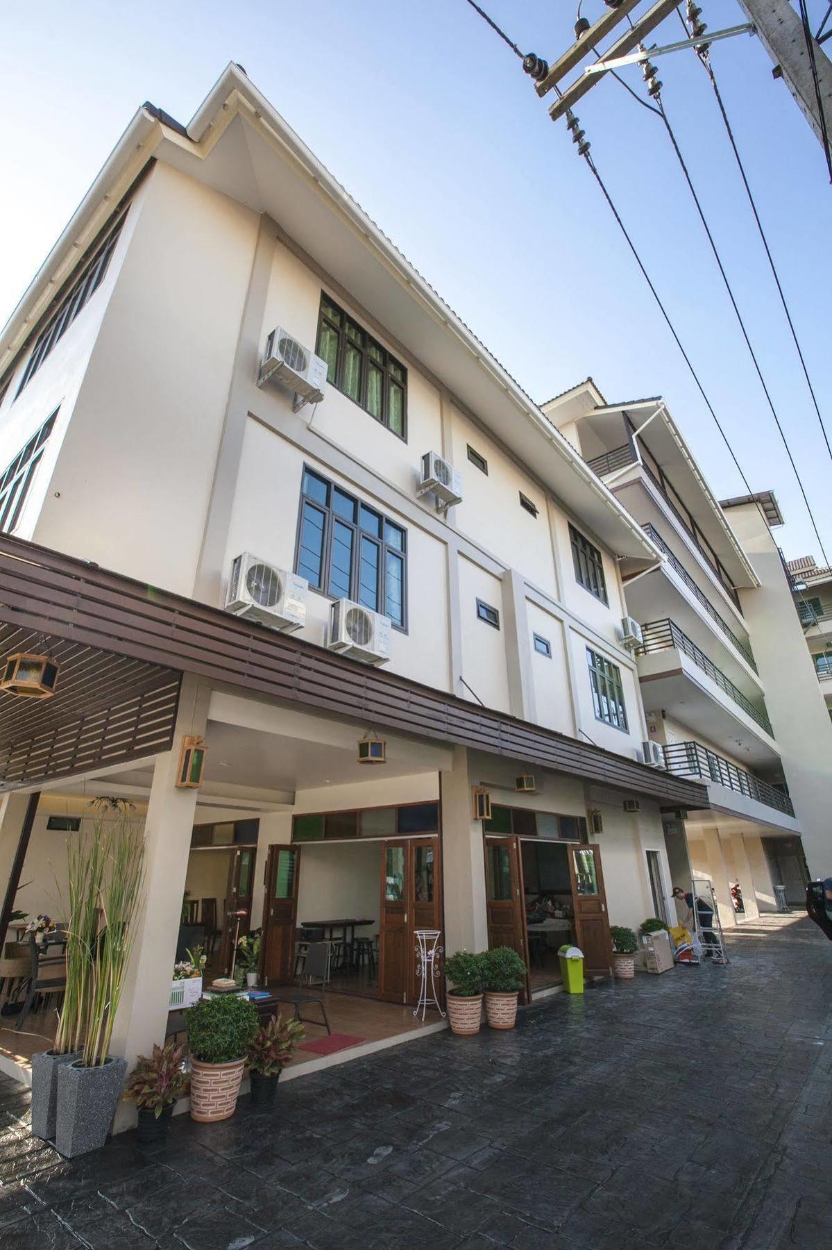 Chiang Mai Waroros Boutique Hotel Exterior photo