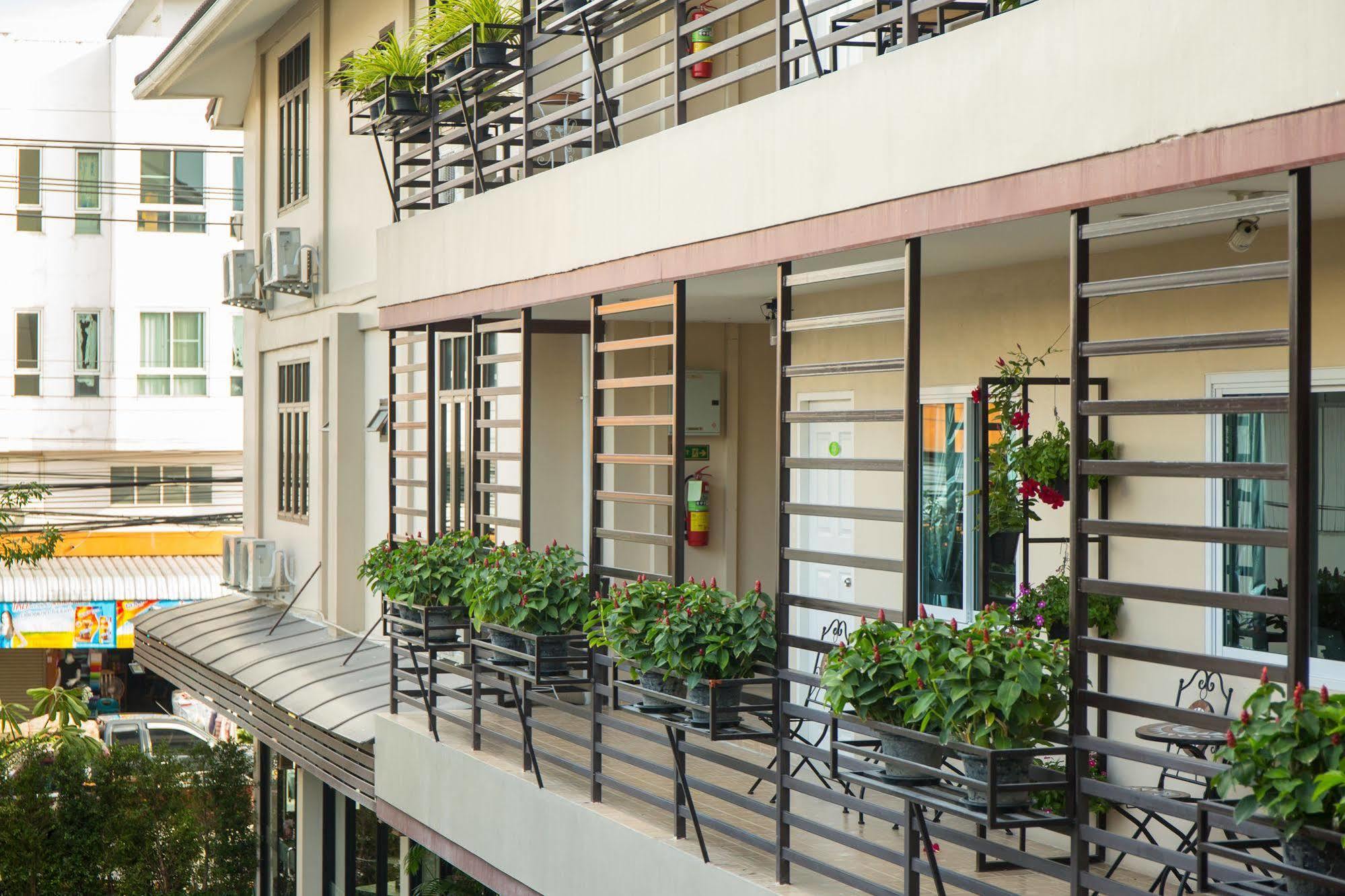 Chiang Mai Waroros Boutique Hotel Exterior photo