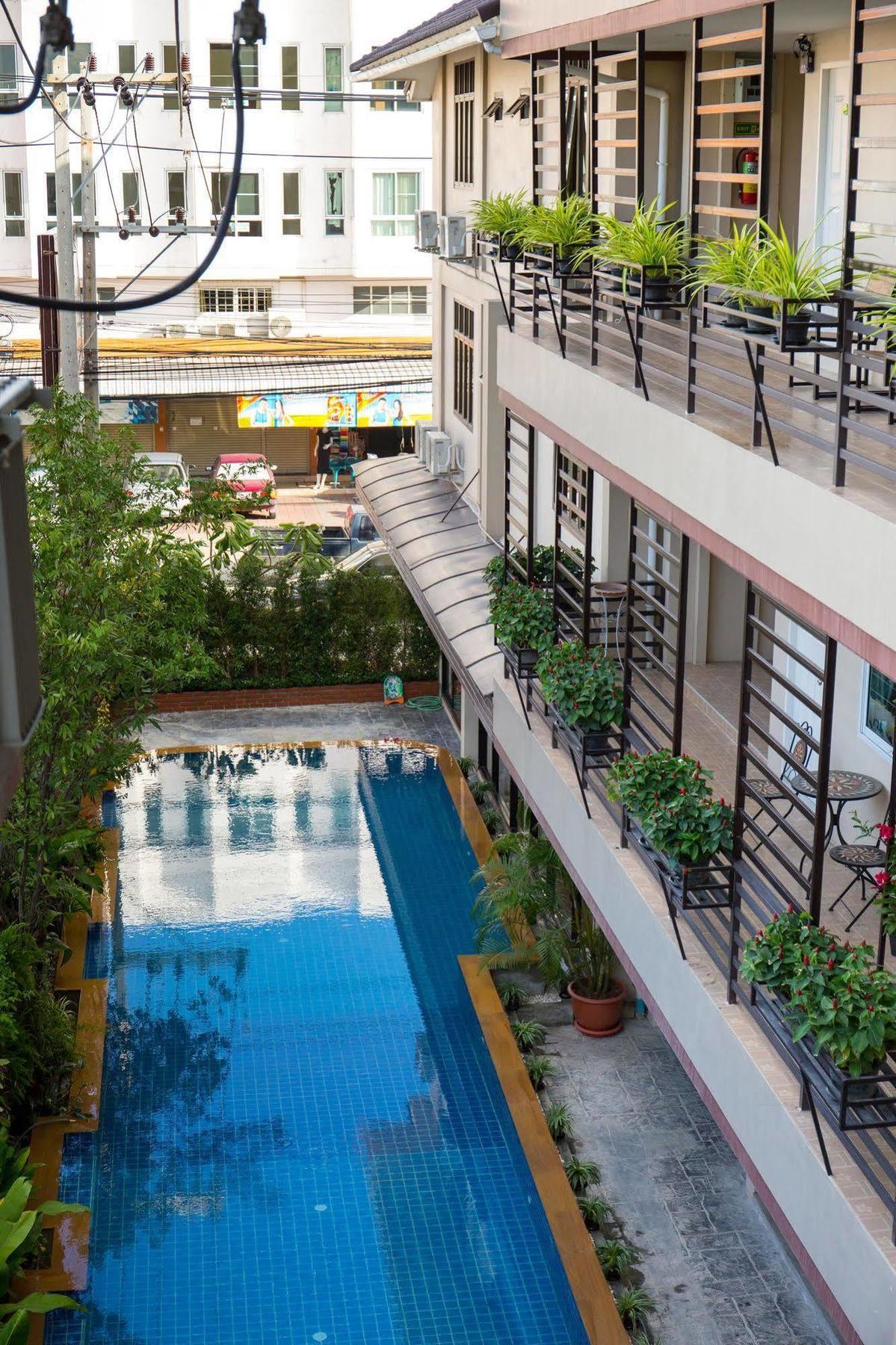 Chiang Mai Waroros Boutique Hotel Exterior photo