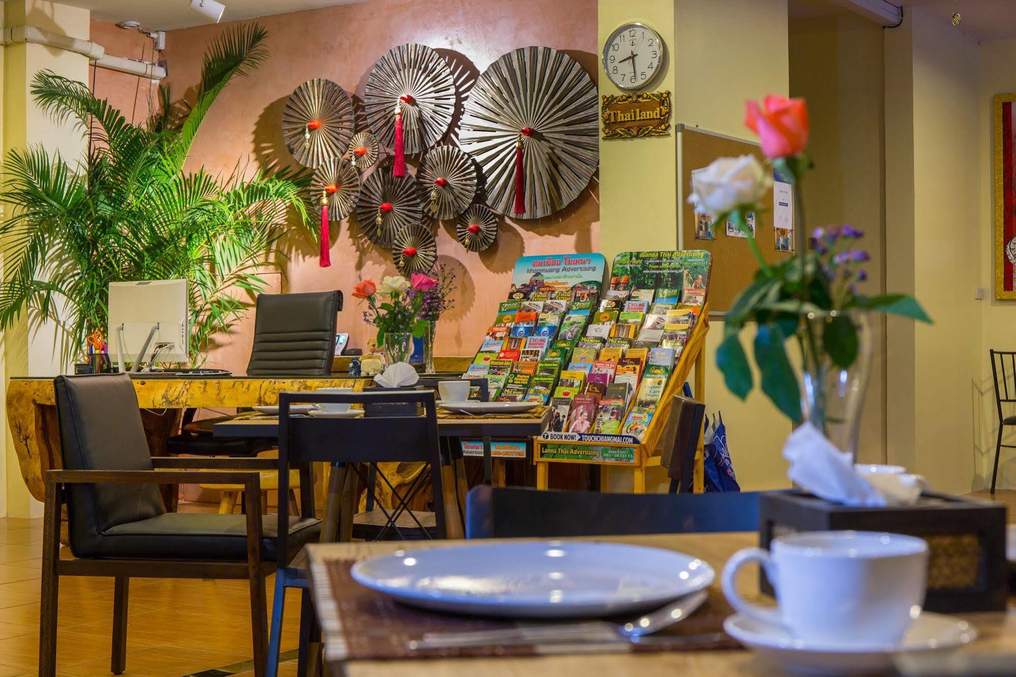 Chiang Mai Waroros Boutique Hotel Exterior photo