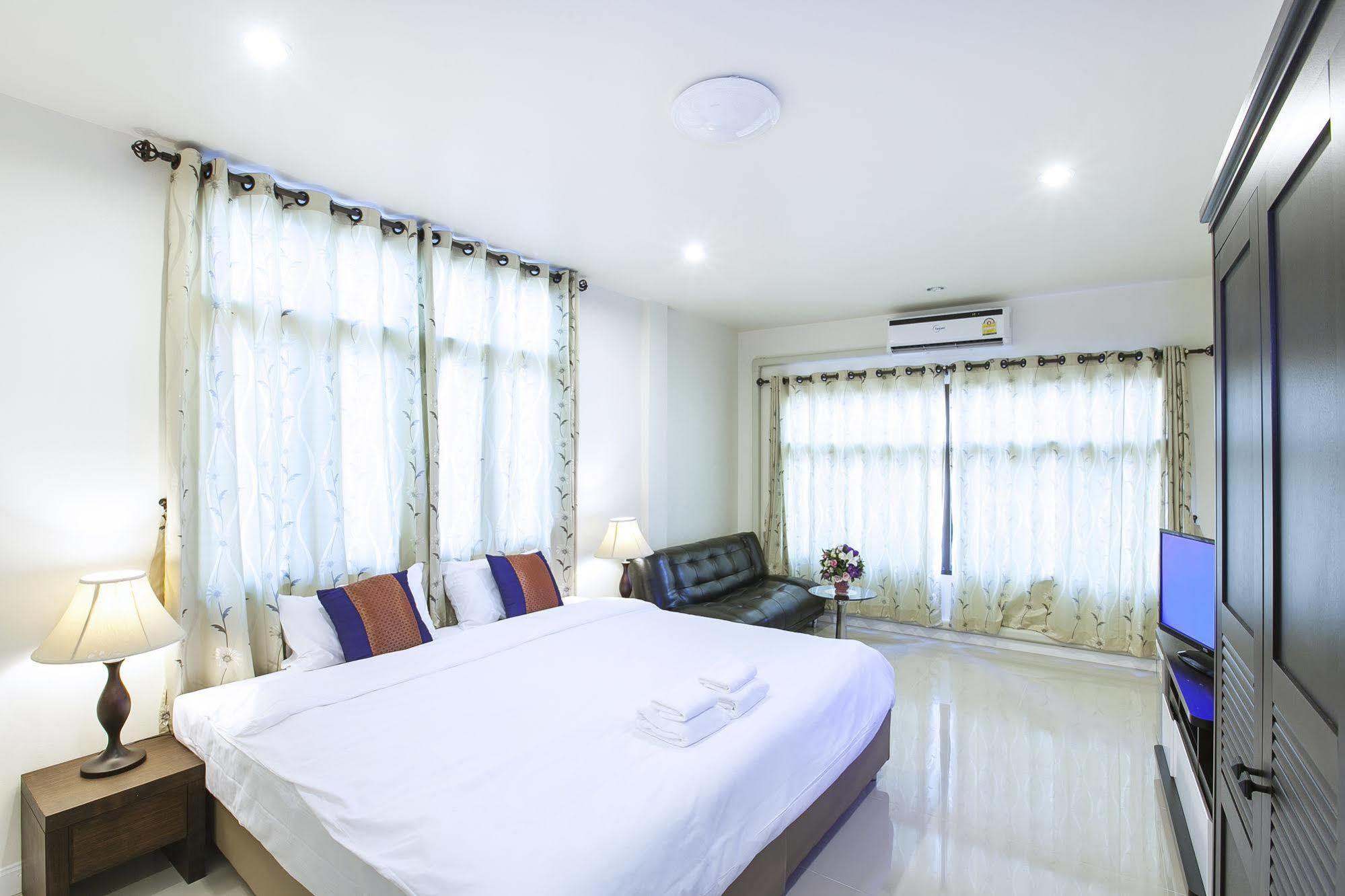 Chiang Mai Waroros Boutique Hotel Exterior photo