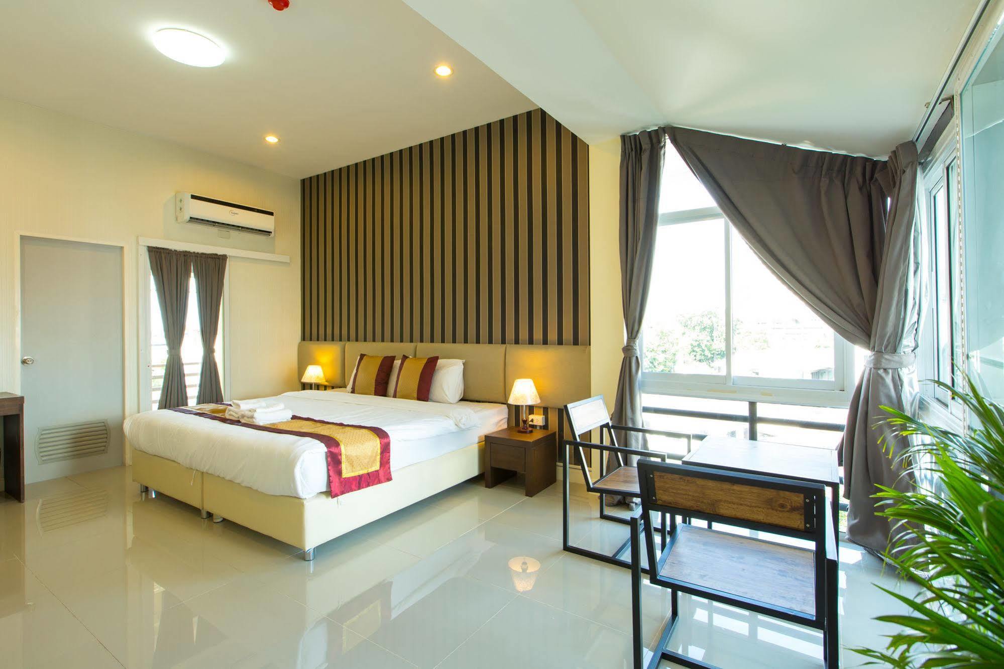 Chiang Mai Waroros Boutique Hotel Exterior photo