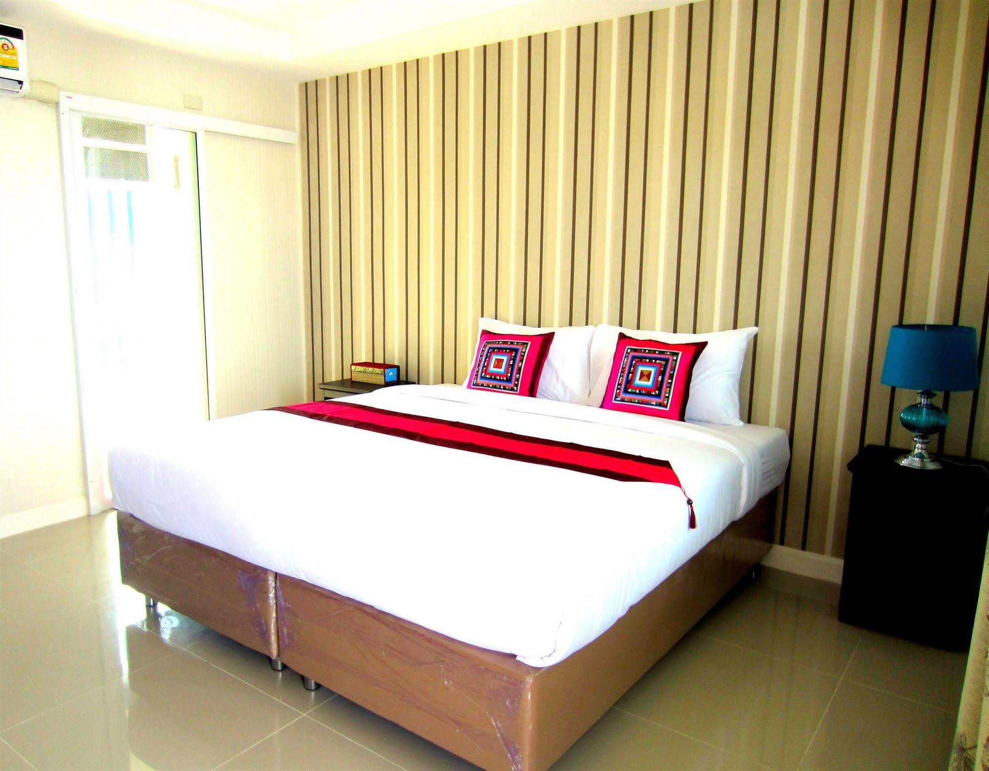 Chiang Mai Waroros Boutique Hotel Exterior photo