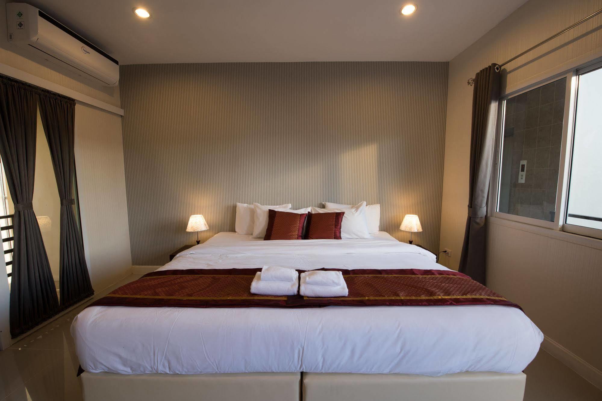 Chiang Mai Waroros Boutique Hotel Exterior photo