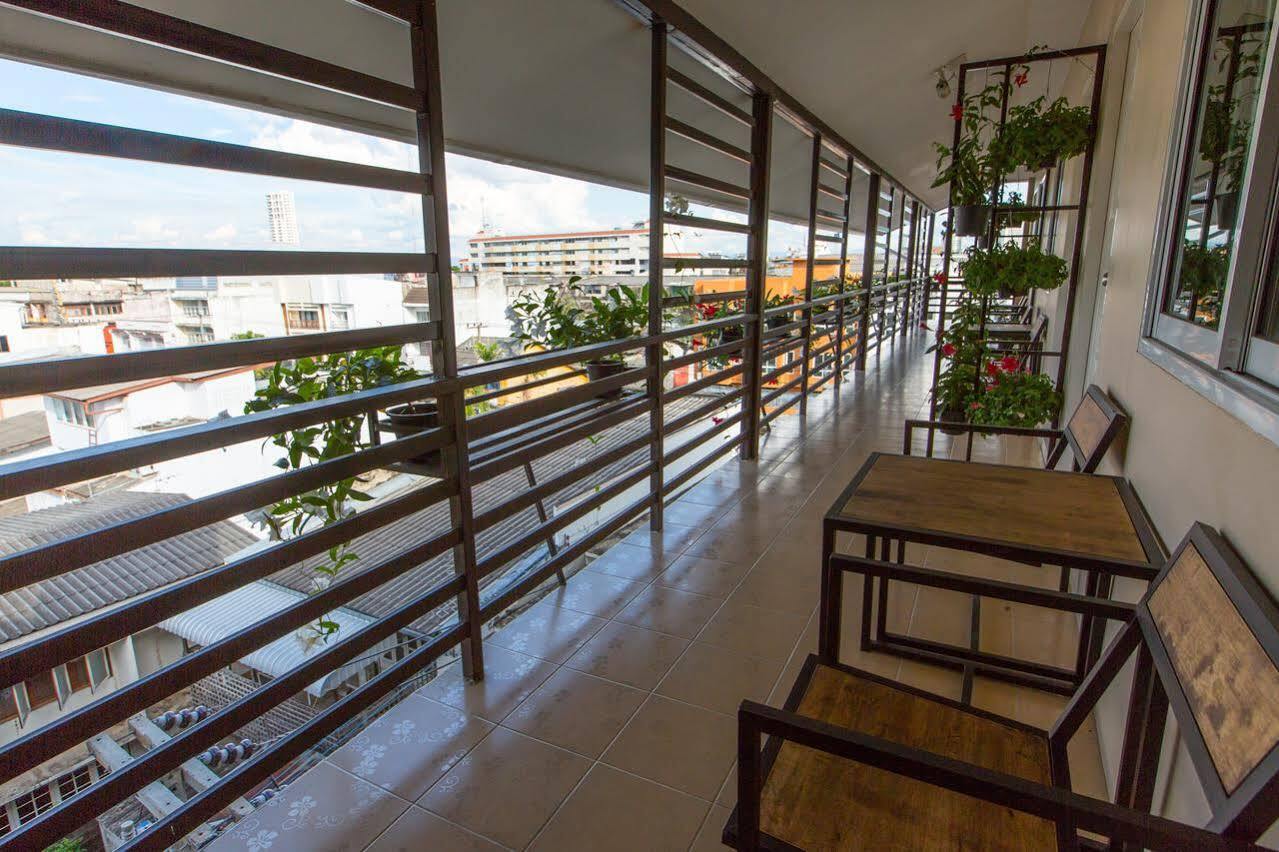 Chiang Mai Waroros Boutique Hotel Exterior photo