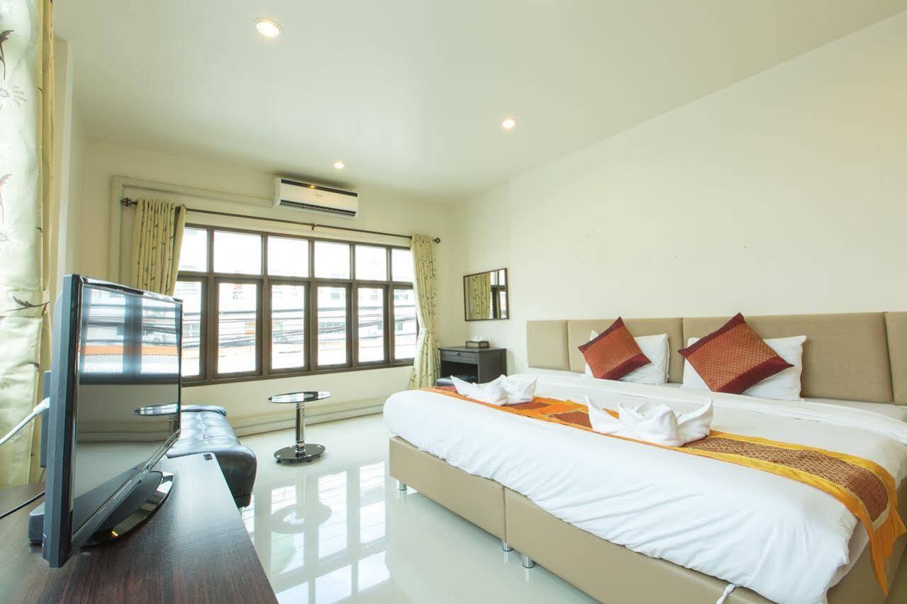 Chiang Mai Waroros Boutique Hotel Exterior photo